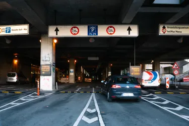 Einfahrt zentrales Parkhaus der RUB