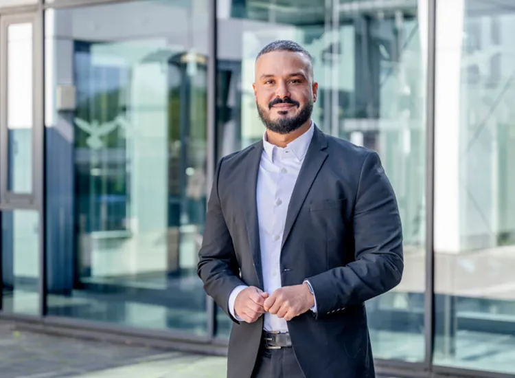 Porträt Yassir Jakani